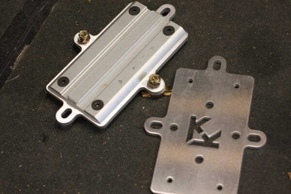 Aluminum mounting plate for L track